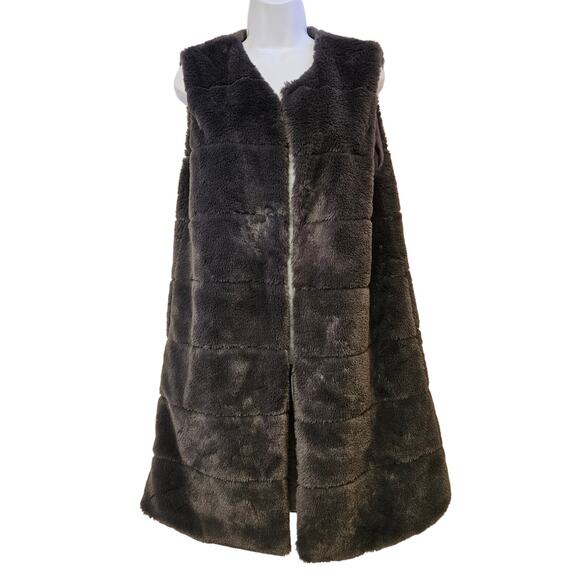 Gray Long Open Front Faux Fur Vest Size L Mob Wife Preppy Old Money Casual - Picture 1 of 6